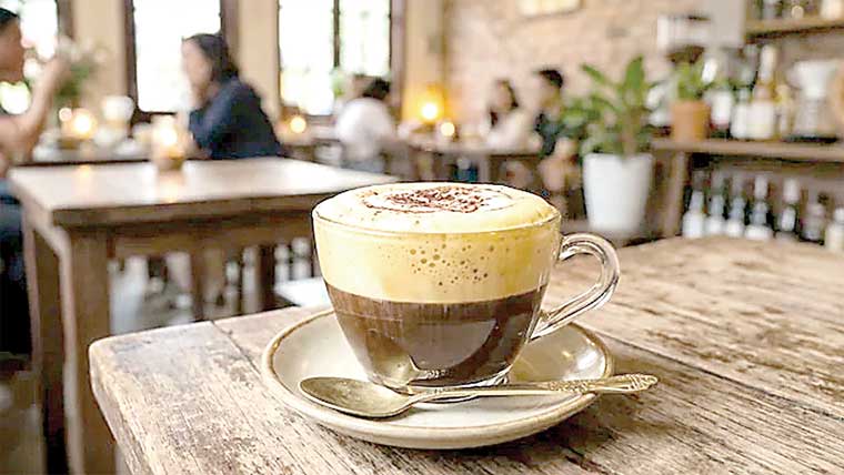 ایگ کافی کا نیا ٹرینڈ، ماہرین صحت نے خبردار کر دیا