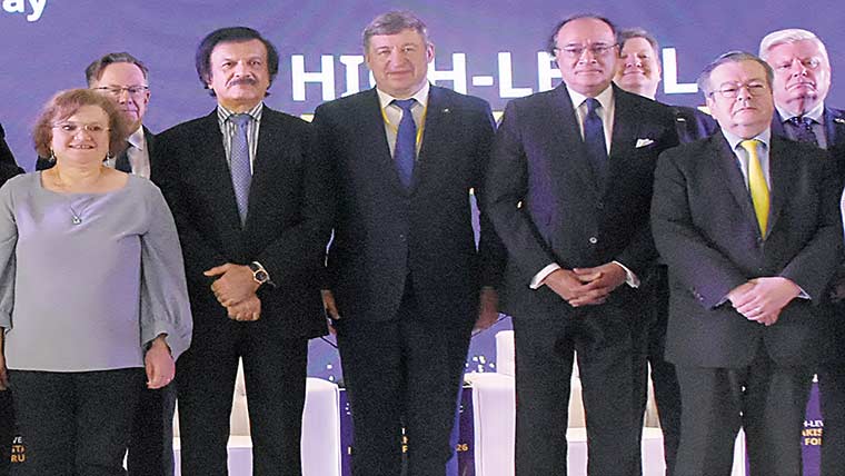  آئی ایم ایف قسط آئندہ ماہ مل جائیگی ، پانڈا بانڈ کا اجرا ابھی کرینگے ، وزیر خزانہ