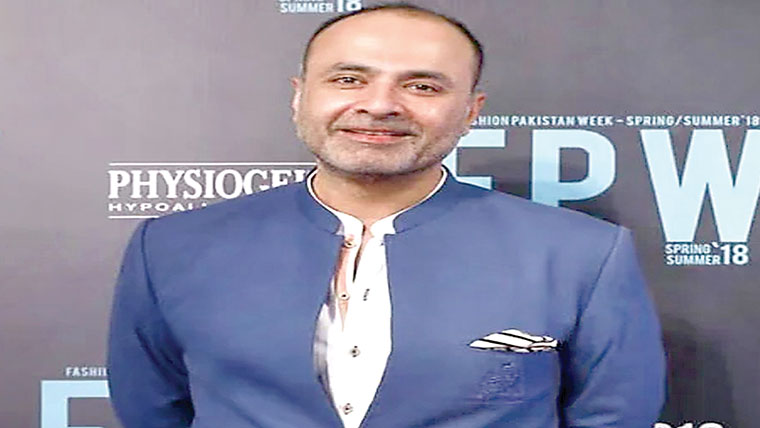 دیپک پروانی کراچی میں  3ماہ میں 3 بار لٹ گئے