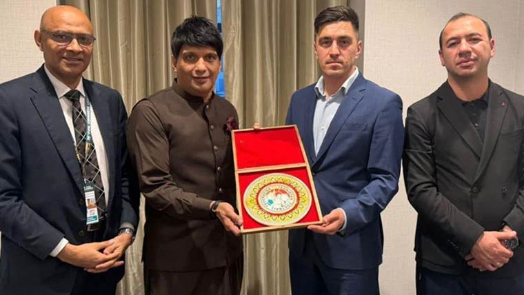 محسن گیلانی کی فیفا کانگریس  سے قبل حکام سے ملاقاتیں