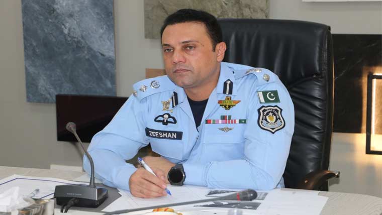 ایس ایس پی وی وی آئی پی  پروٹیکشن کا اردل روم ،مسائل سنے 