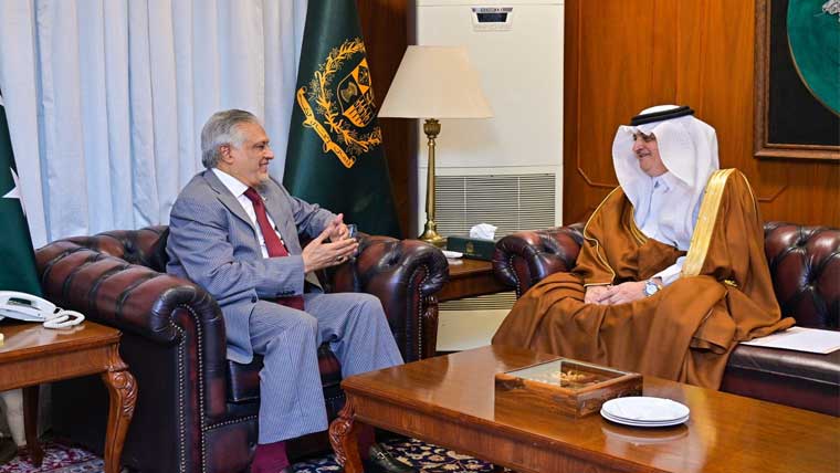 اسحاق ڈار سے سعودی سفیر نواف  بن سعید المالکی کی ملاقات