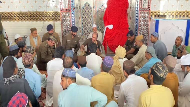 ڈی پی او چنیوٹ کی جامع مسجد میں کھلی کچہری مسائل سنے 