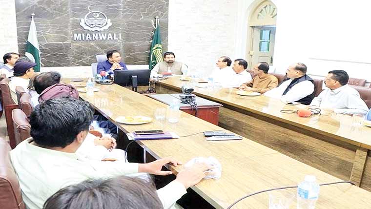 داؤد خیل سیوریج سسٹم کو مکمل فعال  بنانے کے سلسلہ میں جائزہ اجلاس 