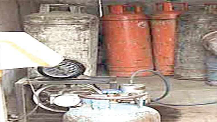 ناقص سلنڈر استعمال پر گرفتاری