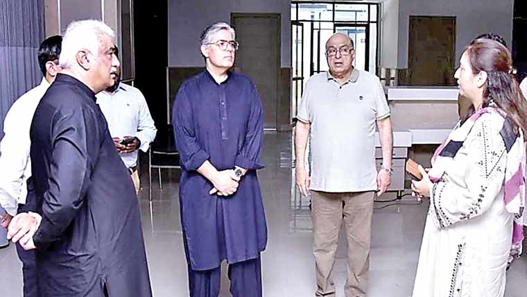 وزیر صحت کا زیر تعمیر جناح انسٹی  ٹیوٹ آف کارڈیالوجی کا دورہ 