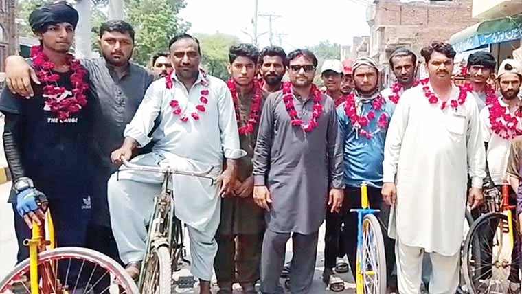  داتا گنج بخش علی ہجویری ؒکے عرس  میں شرکت کیلئے سائیکل سواروں  کا قافلہ حافظ آباد سے روانہ 