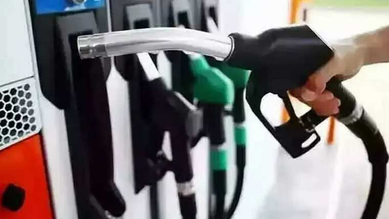پٹرول 4 روپے 8 پیسے ، ڈیزل 2 روپے 45 پیسے لٹر سستا 