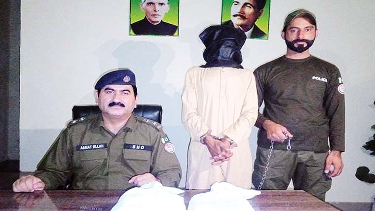 منشیات فروش گرفتار، 2 کلو  400 گرام چرس برآمد