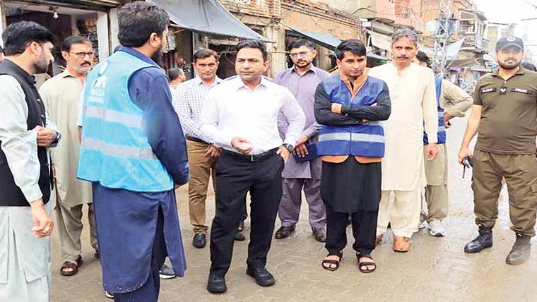 ڈپٹی کمشنر کا انڈر پاس، ریلوے  اسٹیشن چوک، مین بازار اور شہر کے  دیگر مقامات کاتفصیلی دورہ 