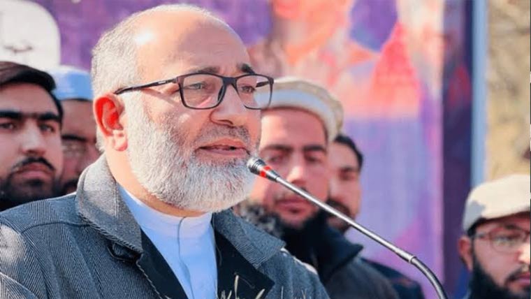  سابق سینیٹر مشتاق احمد تین روزہ جسمانی ریمانڈ پر پولیس کے حوالے 