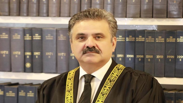  چیف جسٹس یحییٰ آفریدی کراچی  پہنچ گئے ،کیسز کی سماعت کرینگے