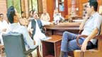 کمشنر کا ایف ڈی اے کمپلیکس کا دورہ ، منصوبوں پر بریفنگ