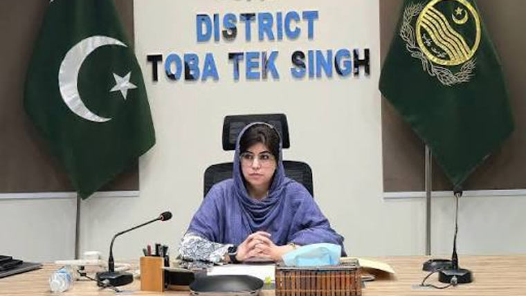 ڈپٹی کمشنر ماہم آصف کاسیف سٹی دفتر میں سرویلنس نظام کا جائزہ 