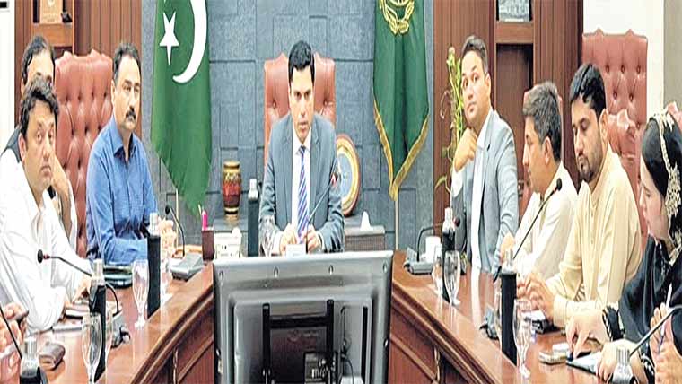 چاروں اضلاع میں مثالی گاؤں منصوبہ ٹائم پر مکمل کرنیکا حکم 
