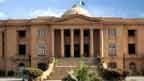 سندھ ہائیکورٹ: غیرقانونی بینرز پوسٹرز اور وال چاکنگ فوری ختم کرنے کی ہدایت 