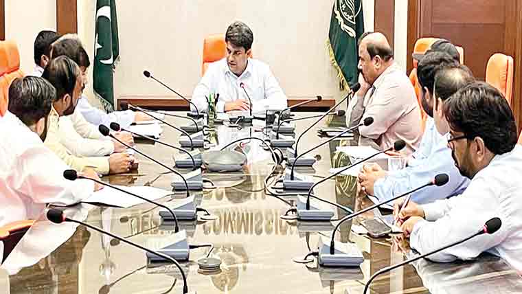 مثالی گاؤں کے منصوبے پر غفلت برداشت نہیں ہو گی،ڈپٹی کمشنر 
