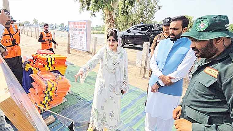  ڈی سی ٹوبہ کا سیلابی علاقوں کا دورہ، اداروں کو الرٹ رہنے کا حکم 