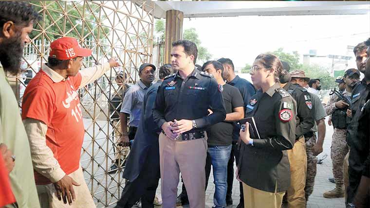  ایدھی ہوم سے ڈاکو لاکھوں روپے لوٹ کرفرار