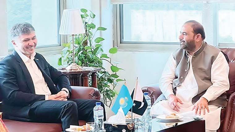 وزیرثقافت سے قازق سفیر کی ملاقات،دوطرفہ تعاون پر تبادلہ خیال