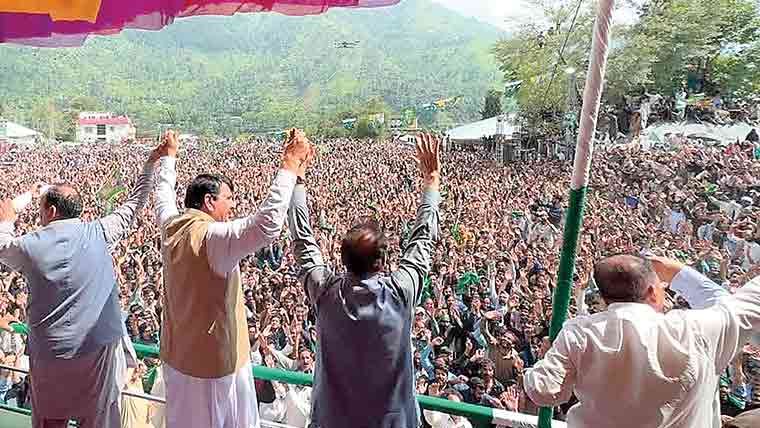 آزاد کشمیر  حکومت  بنانے  کی  پوزیشن  میں  آچکے،مینڈیٹ  چھیننے  نہیں  دینگے:ن  لیگ