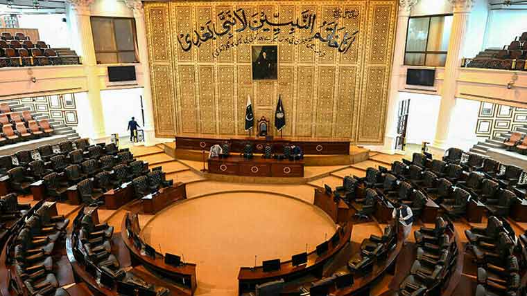  پختونخوا اسمبلی نے تاحیات بلیو پاسپورٹ کی شق واپس لے لی 