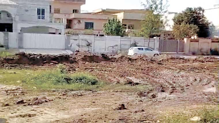 حافظ آباد:شہر کے سنگم میں واقع گرائونڈ جوہڑ بن گئی 
