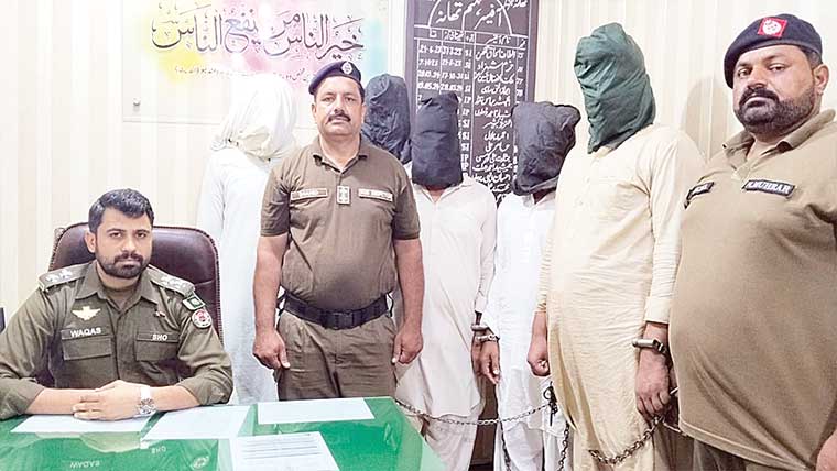 سوشل میڈیا پر وائرل ویڈیو میں  شہری پر تشدد کا معاملہ،5ملزم گرفتار 