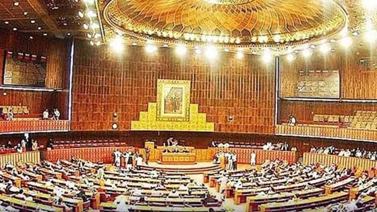 میڈیکل کالجز میں داخلہ کیلئے پاسنگ مارکس کم کرنیکی تجویز مسترد