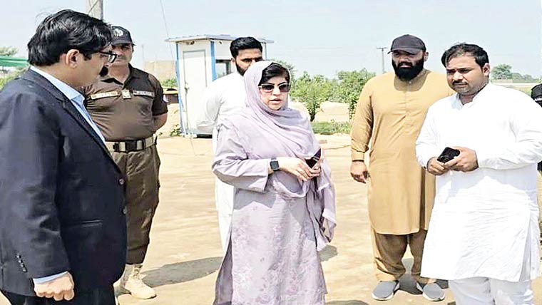 ڈپٹی کمشنر ماہم آصف ملک کا ویسٹ مینجمنٹ سائٹس کا دورہ
