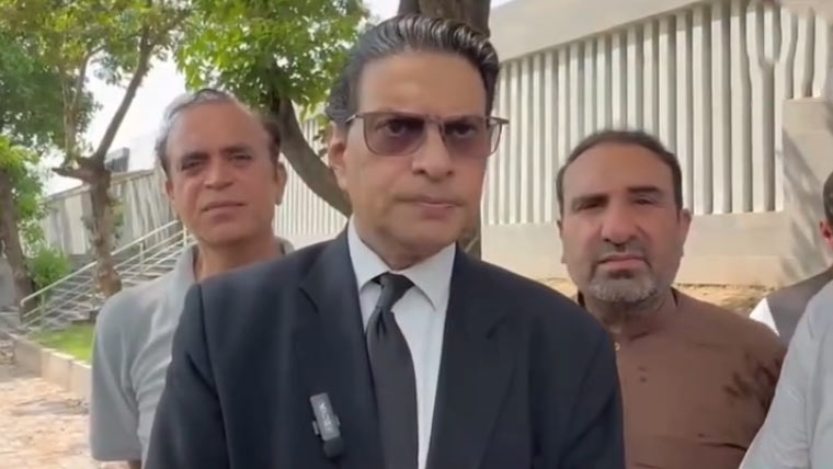ہائیکورٹ کے باہر کیوں نہ پہنچے ۔۔۔سلمان اکرم قیادت پربرس پڑے