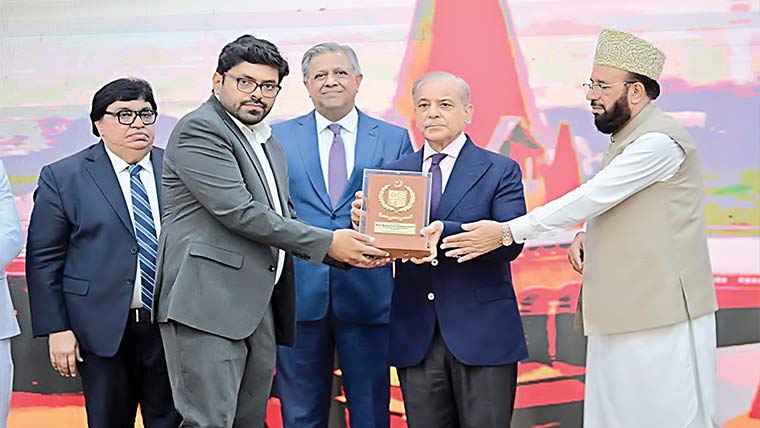 وزیر اعظم کا کسٹمز بانڈڈ وئیر ہاؤسز میں بے ضابطگیوں پر کارروائی کا حکم