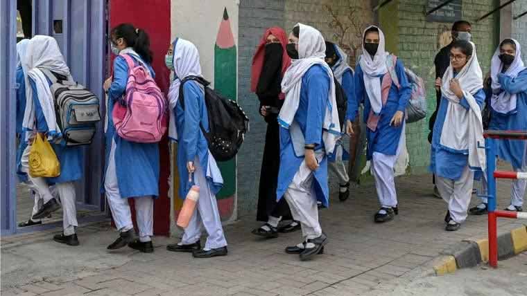 سکول کھلنے سے قبل انسداد ڈینگی اقدامات جانچنے کا فیصلہ 