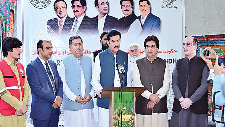  سندھ سے چترال کے سیلاب متاثرین کیلئے سامان پشاور پہنچ گیا 