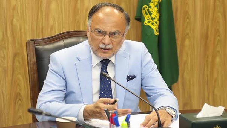 اڑان پاکستان10:لاکھ نوجوان سماجی آگاہی مہم چلائینگے ، احسن اقبال