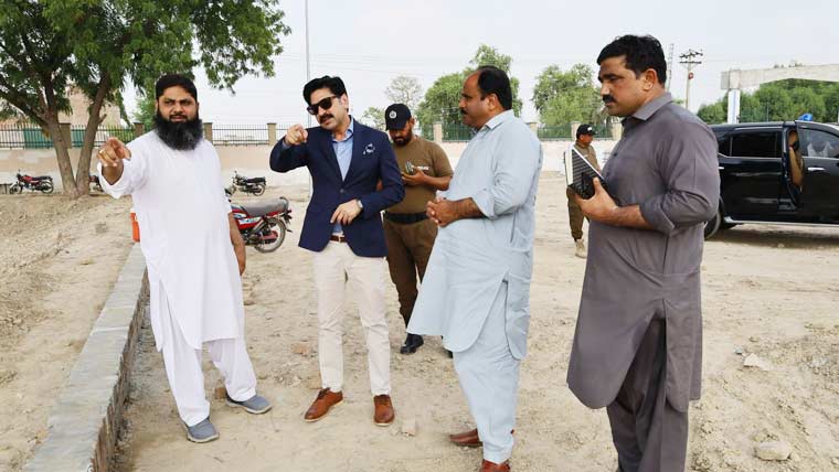 ڈپٹی کمشنر کا پارکس اور لڈن روڈ کا دورہ، کام تیز کرنے کی ہدایت