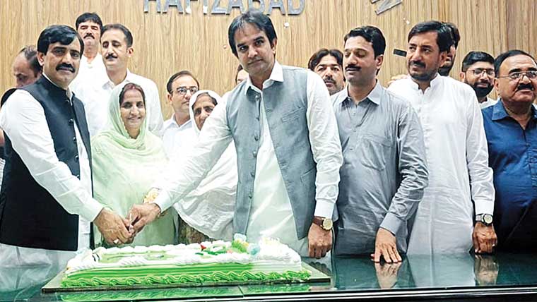 ڈسٹرکٹ بار ایسوسی ایشن حافظ آباد  کے زیر اہتمام جشن آزادی کی تقریب 