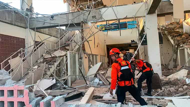 انڈونیشیا:7.7شدت کازلزلہ،47افرادجاں بحق،50زخمی