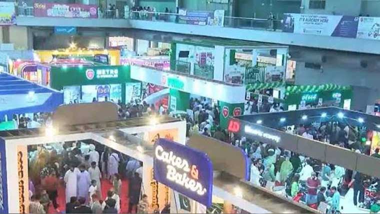  میرا برانڈ پاکستان کا دوسرا روز ،خواتین کی بھرپور شرکت