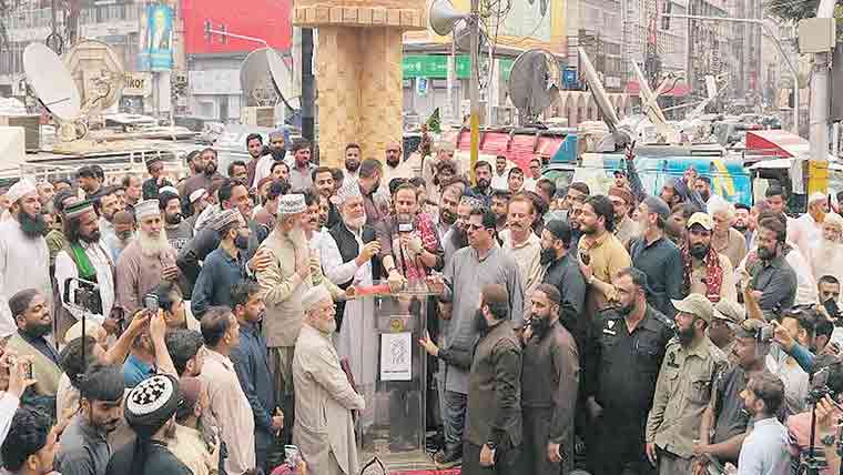 میئر کراچی نے صدر میں  ختم نبوتؐ چوک کا افتتاح کردیا