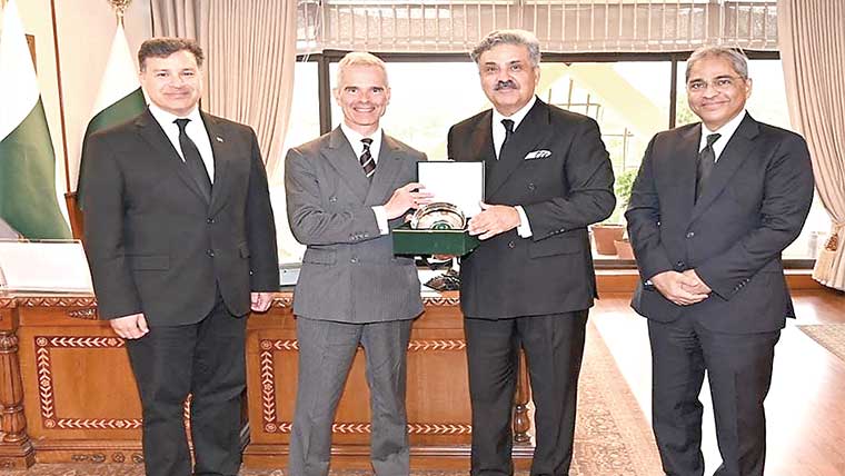 پاکستان، برطانیہ کے قانونی اداروں میں تعاون ضروری:چیف جسٹس 