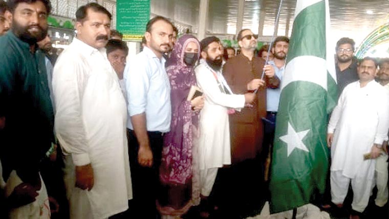 یومِ آزادی کی مناسبت سے سہولت بازار چنیوٹ میں تقریب