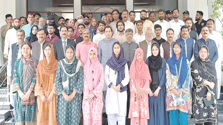 ایک دن کا کمشنر : مقابلے کا اعلان، طلبہ کو قیادت کے عملی مواقع فراہم کیے جائینگے