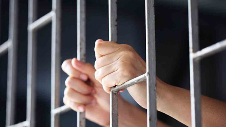 سرکاری اداروں کا جعلی نمائندہ  بن کر رقم بٹورنے والا ملزم گرفتار 