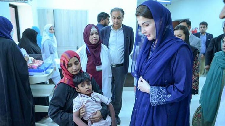  وزیراعلیٰ کا دورہ پِنز ہسپتال  مریم اورنگزیب کی ساس کی عیادت