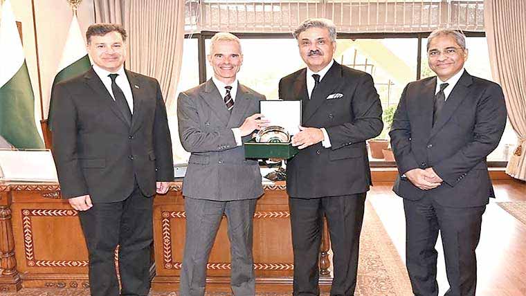 پاکستان، برطانیہ کے قانونی اداروں میں تعاون ضروری:چیف جسٹس 