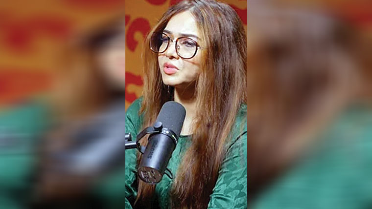 فہیمہ اعوان مرحوم شوہر  سے ان کہی بات پر آبدیدہ