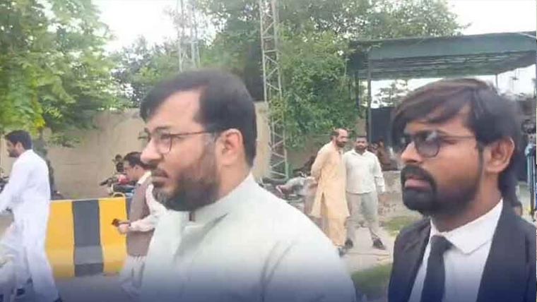 9 مئی :پی ٹی آئی رہنما  حافظ فرحت عباس سمیت دیگر  کی عبوری ضمانتوں میں توسیع 