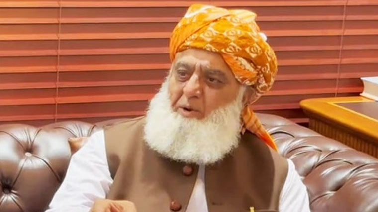 عمران کے علاج کا فیصلہ بہت پہلے  ہو جانا چاہیے تھا:فضل الرحمن 