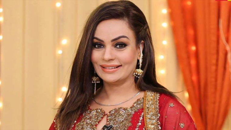 سعدیہ کا کئی مرد ساتھی اداکاروں پر دھوکہ دینے کا الزام